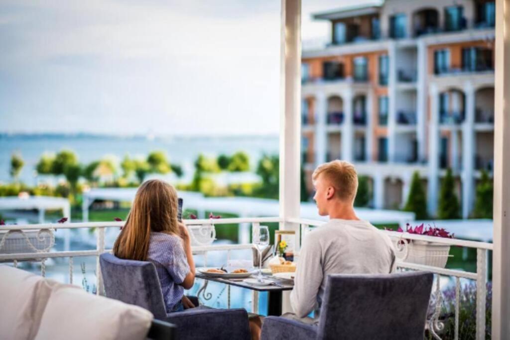 Apartment Premier On Seafront *