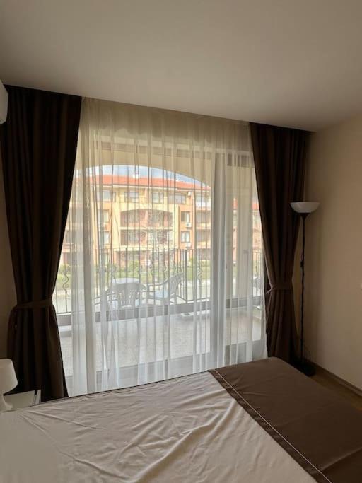 Apartment Premier On Seafront