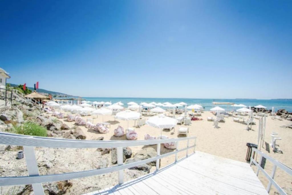 Premier On Seafront Apartment *